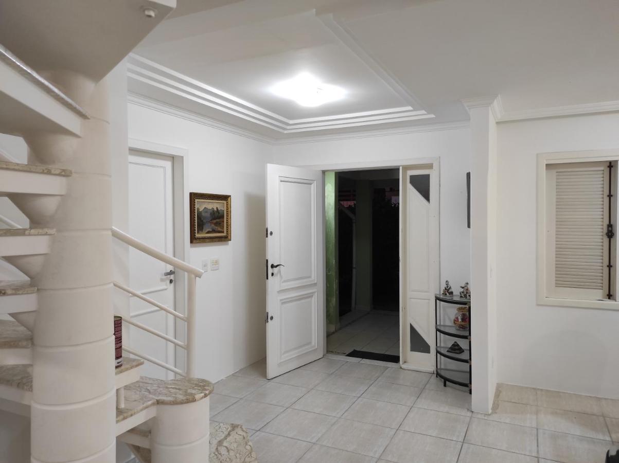 Casa Com 6 Suites E Piscina, A 160M Da Praia Флорианополис Экстерьер фото